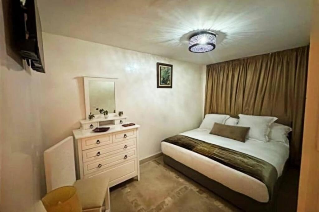 Waky Club Large Luxury Villa Marrakesh Bagian luar foto
