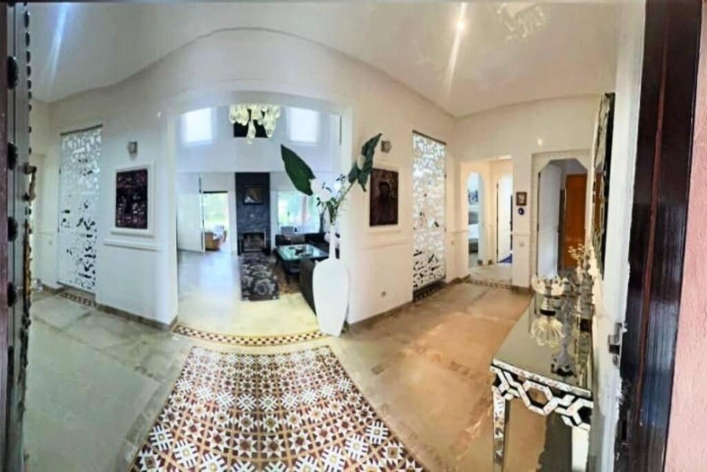 Waky Club Large Luxury Villa Marrakesh Bagian luar foto