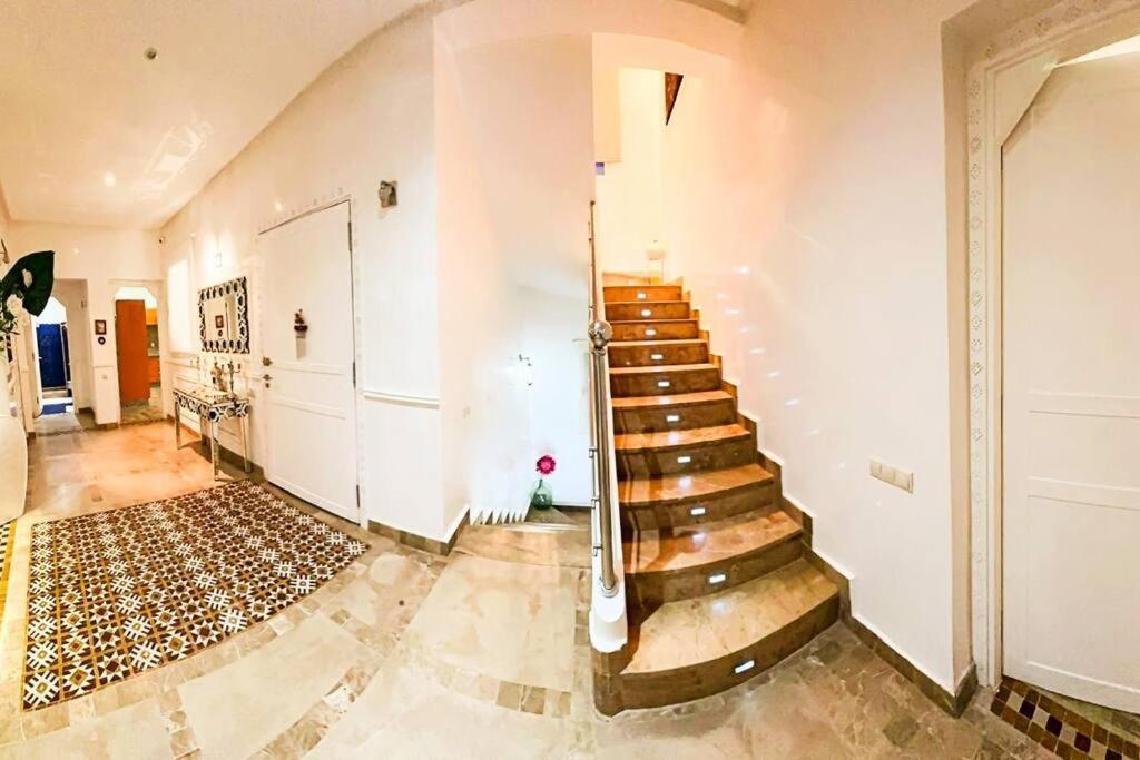 Waky Club Large Luxury Villa Marrakesh Bagian luar foto