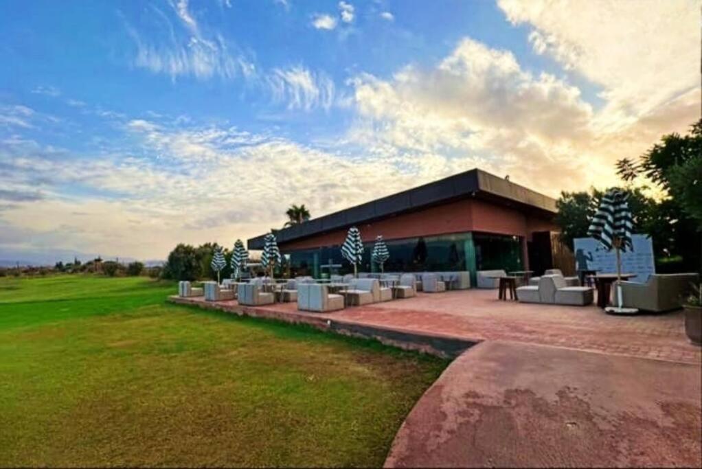 Waky Club Large Luxury Villa Marrakesh Bagian luar foto